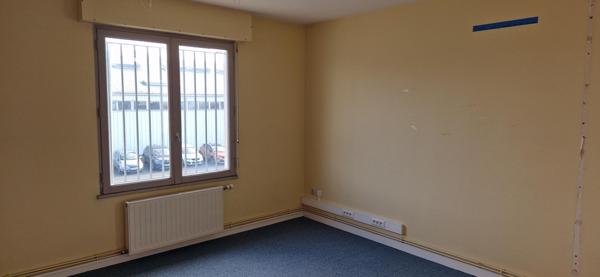 Local D’activité 1373m² – Cholet
