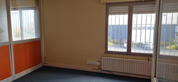 Local D’activité 1373m² – Cholet