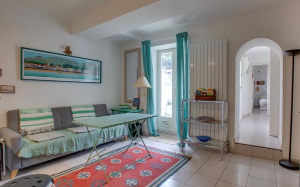 Appartement à vendre    3 pièces • 48,39 m2 Saint-Jean-de-Luz