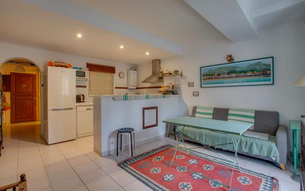 Appartement à vendre    3 pièces • 48,39 m2 Saint-Jean-de-Luz