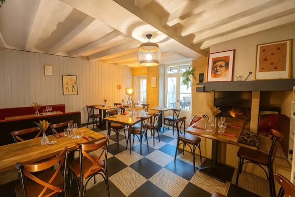 Rare a Chinon Restaurant /Traiteur Cession de droit au bail/ fonds de commerce.