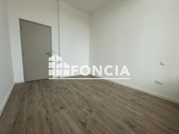 Location Appartement 5 pièces 127.57 m² - 70/74 RUE CAPONIERE Caen 14000