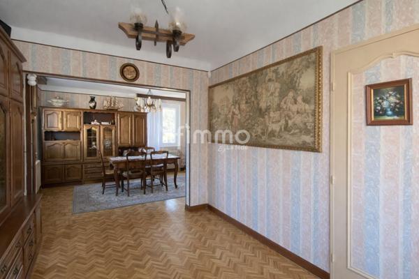 Maison plain-pied surélevé dans secteur calme