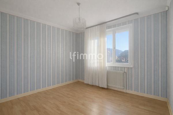 Maison plain-pied surélevé dans secteur calme