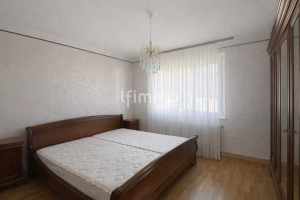 Maison plain-pied surélevé dans secteur calme