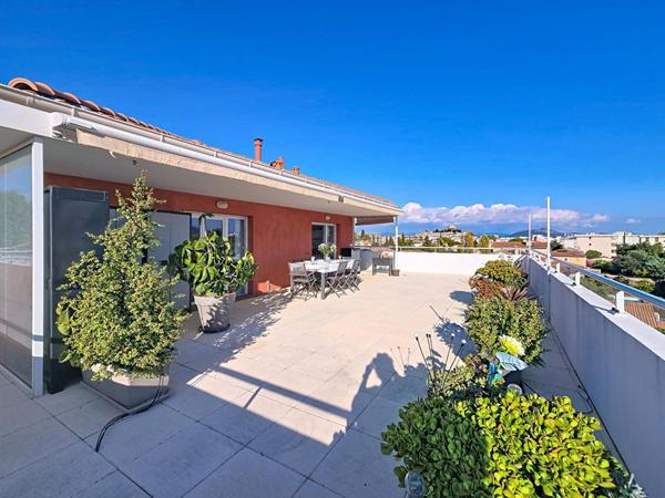 Ste Marguerite - T3 de 85 m2 - 2 suites - Terrasse 100m² vue panoramique - 2 pkgs ss terrain - Au calme