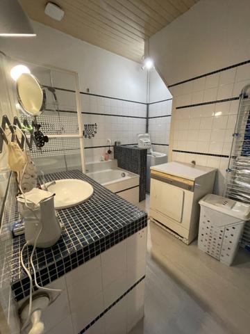 BORDEAUX - A VENDRE maison de ville 