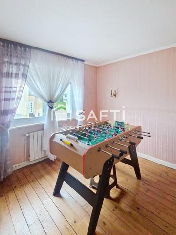 Maison spacieuse avec 3 chambres et un grand sous-sol !