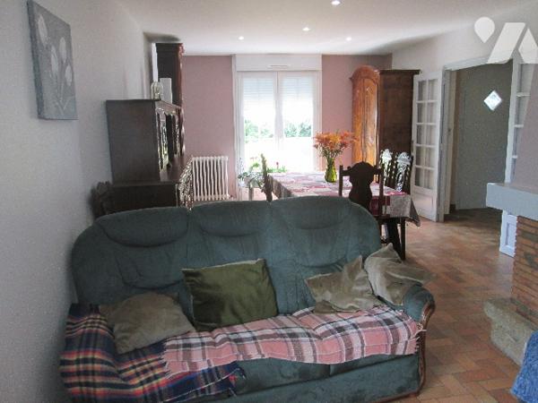 Une maison trois chambres sur 3391 m² de terrain