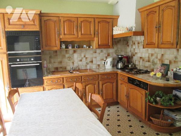 Une maison trois chambres sur 3391 m² de terrain