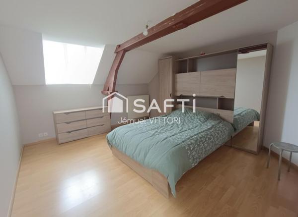 Longère en pierre, garage, terrain clos