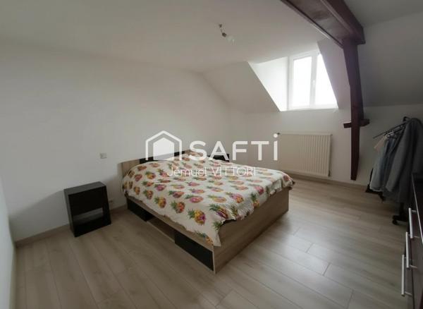 Longère en pierre, garage, terrain clos