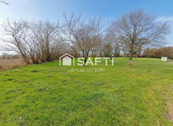 Longère en pierre, garage, terrain clos