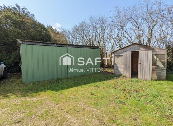Longère en pierre, garage, terrain clos