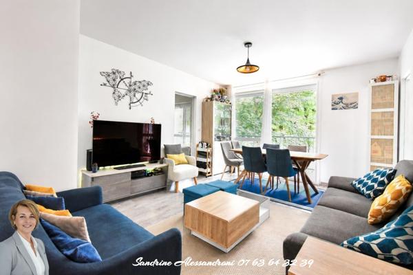 Appartement
         3 pièces
        - 63 m² Exclusivité 273 000 € *