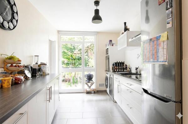 Appartement
         3 pièces
        - 63 m² Exclusivité 273 000 € *