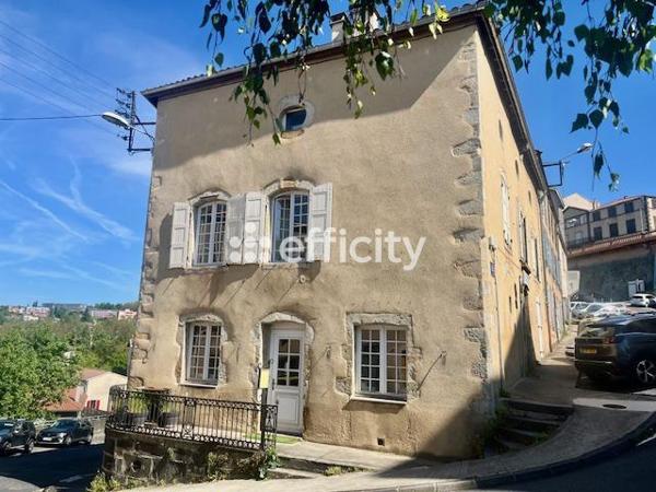 Maison
         11 pièces
        - 300 m² 205 000 € *