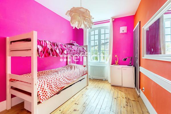 Maison
         11 pièces
        - 300 m² 205 000 € *
