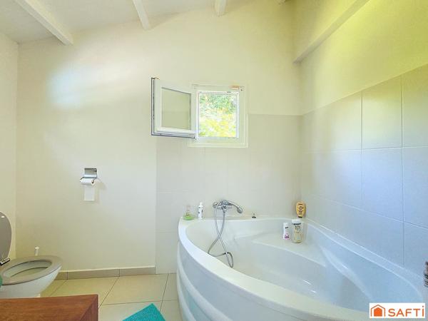 Maison familiale avec piscine – Lamentin, limite Baie-Mahault