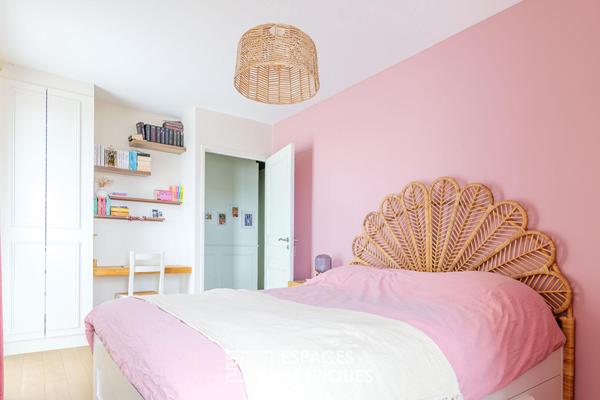 Prendre de la hauteur : appartement contemporain et son rooftop suspendu