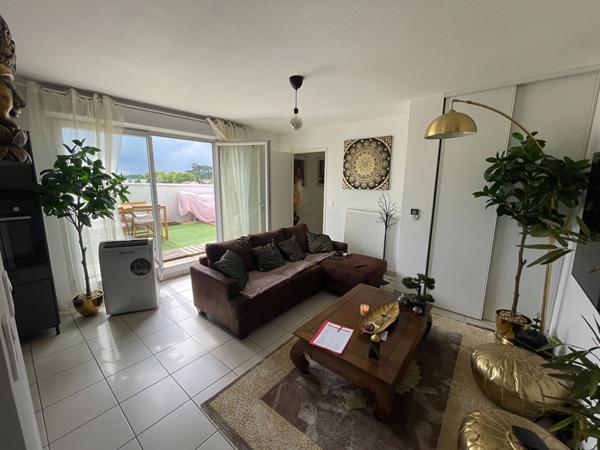 33150 CENON- Superbe appartement 3 pièce(s) + terrasse 55 m² à vendre