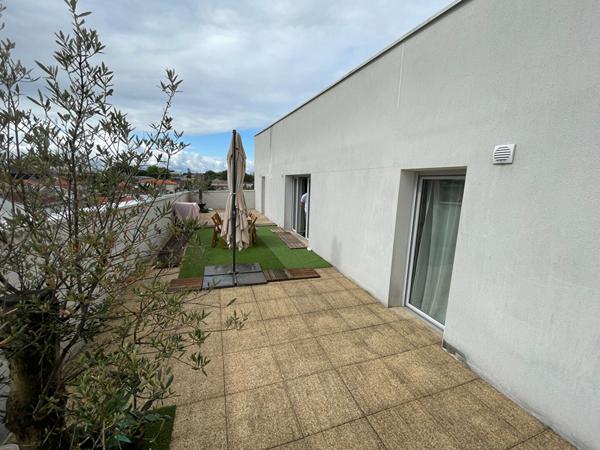 33150 CENON- Superbe appartement 3 pièce(s) + terrasse 55 m² à vendre
