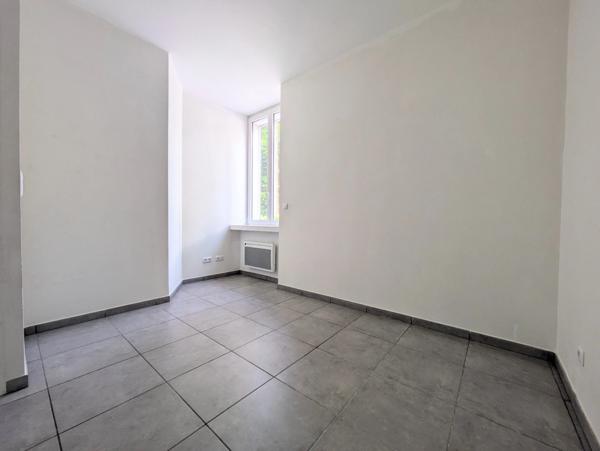 Appartement récent 3 pièces – 57 m² – lumineux avec balcon et parking
