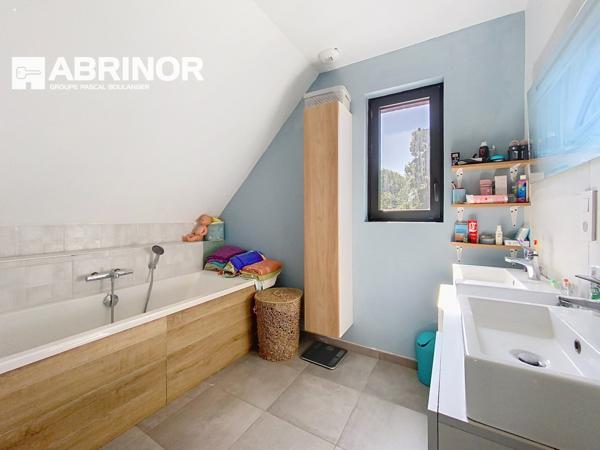 Pavillon individuel - 5 pièces - 138m² habitables TEMPLEUVE EN PEVELE