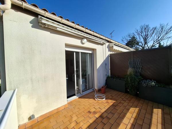 Parking + appartement + annexe