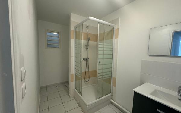 Appartement à louer    3 pièces •  Le Lamentin