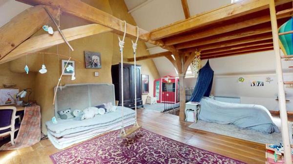 Maison ancienne - Les eyzies En Périgord noir, maison du 14ème siècle, rénovée en 2010 dans un style authentique typique du Périgord, au calme, dans un charmant petit village.