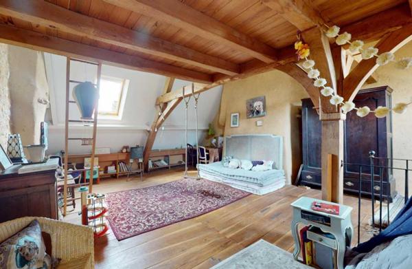 Maison ancienne - Les eyzies En Périgord noir, maison du 14ème siècle, rénovée en 2010 dans un style authentique typique du Périgord, au calme, dans un charmant petit village.