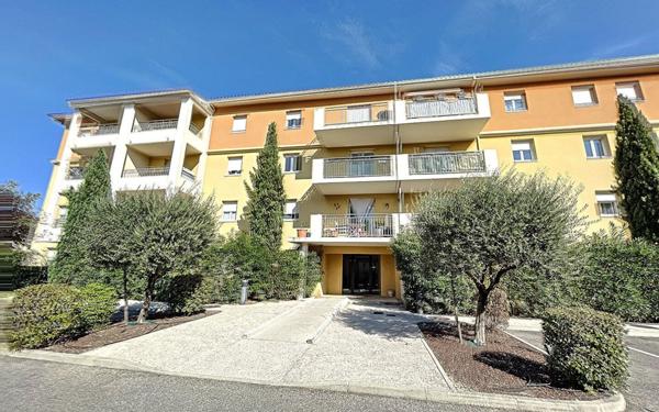Appartement à vendre    2 pièces •  Le Pontet