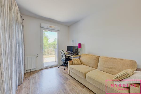 Appartement
                                                                                                                                                                                                                                                                                                                        5 pièce(s)                                                                                                                                                                                                          4 chambre(s)                                                                                                                                                                                                          99  m²