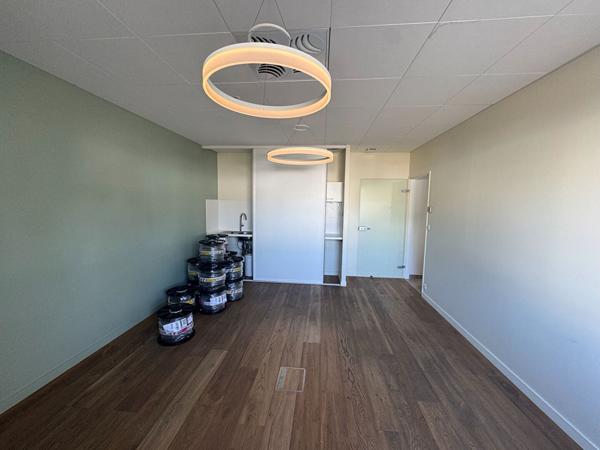 À LOUER : très beau local d'activité d'environ 320 m2 situé au NORD de NANTES