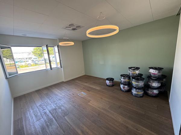 À LOUER : très beau local d'activité d'environ 320 m2 situé au NORD de NANTES