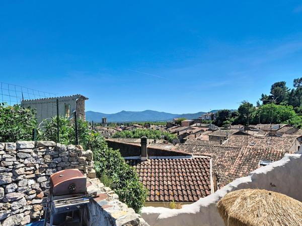 Maison de village avec jardin et cabanon
