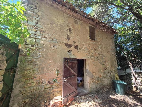 Maison de village avec jardin et cabanon