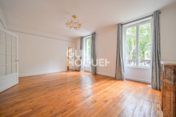 APPARTEMENT À LOUER DE 5 PIÈCES DE 104,93 M²