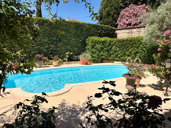 Maison 10 pièces 305 m2