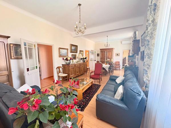 Maison 10 pièces 305 m2