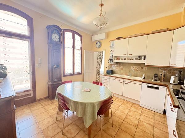 Maison 10 pièces 305 m2
