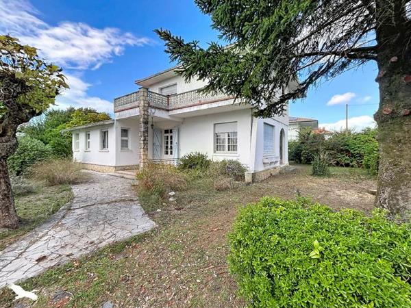 Maison à vendre 440 000 € Biganos 8 p 181 m² DPE E