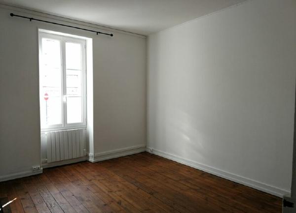Maison à louer    3 pièces • 65,02 m2 Saintes