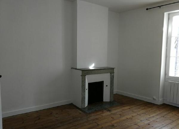 Maison à louer    3 pièces • 65,02 m2 Saintes