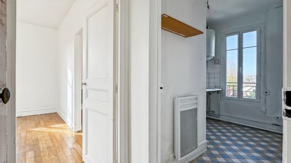 Marly-le-Roi (78160) LUMINEUX APPARTEMENT 2 PIECES EN DERNIER ETAGE PROCHE GARE.