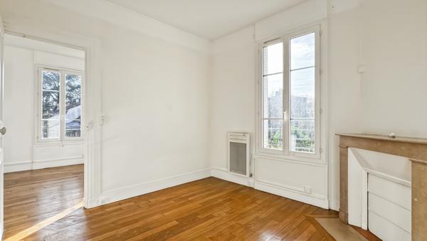 Marly-le-Roi (78160) LUMINEUX APPARTEMENT 2 PIECES EN DERNIER ETAGE PROCHE GARE.