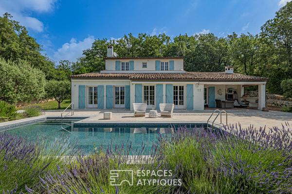 Villa Provençale à Vence avec piscine sur un terrain paysagé