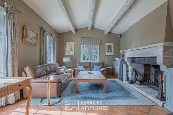 Villa Provençale à Vence avec piscine sur un terrain paysagé