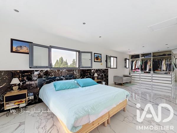 Maison à vendre 9 pièces 318 m² Pierrefeu-du-Var